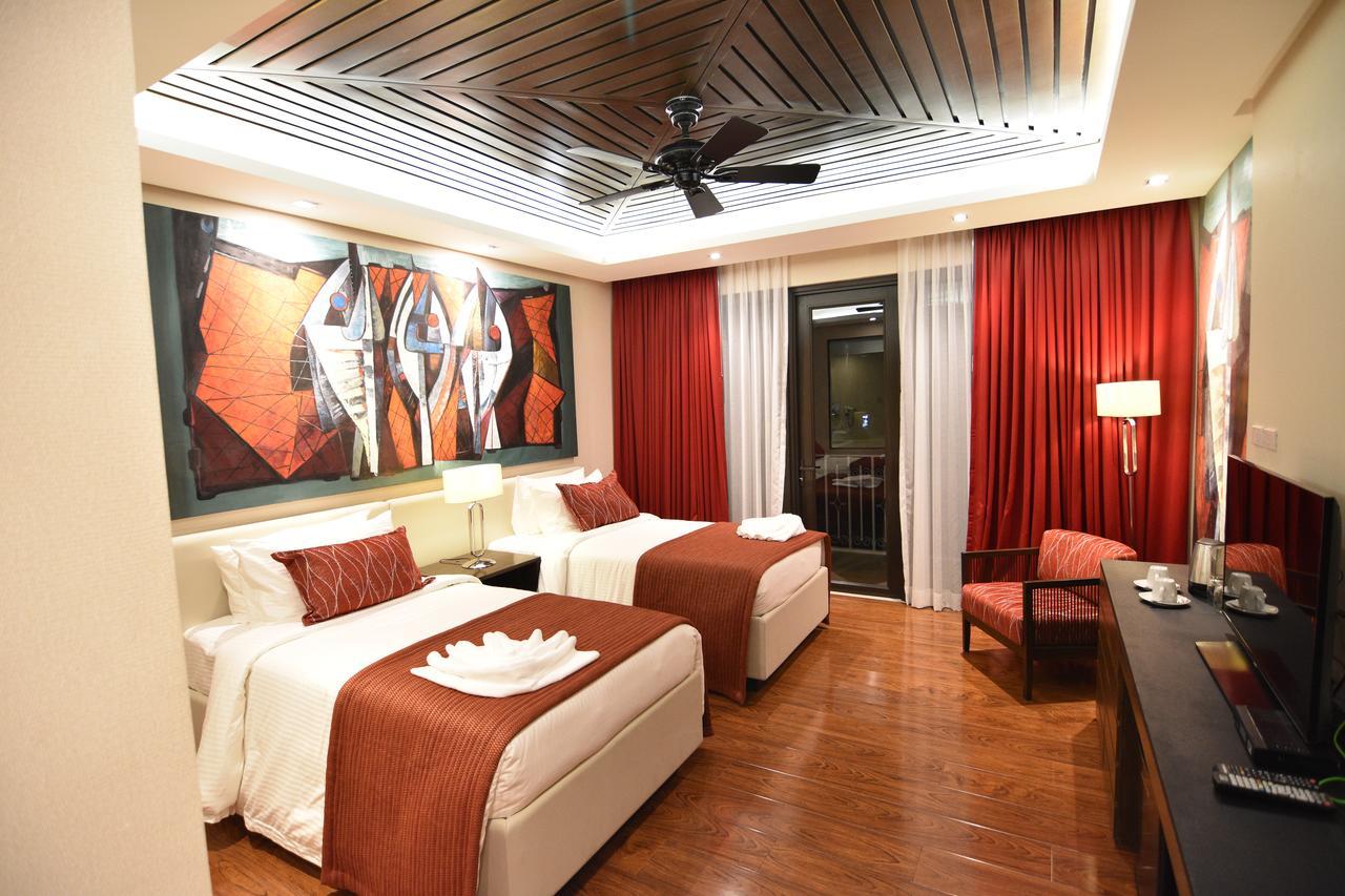 Bravo Hotel&Resorts Dumaguete City Exterior foto
