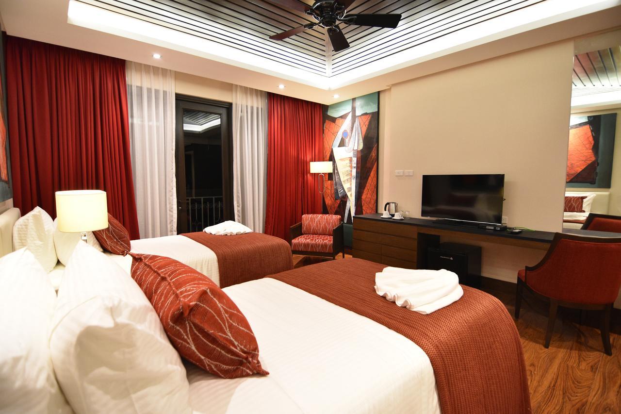 Bravo Hotel&Resorts Dumaguete City Exterior foto